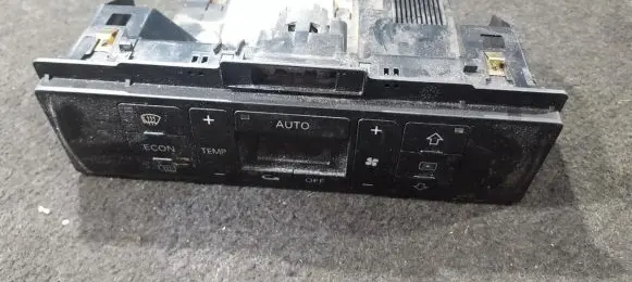 Audi A4 S4 B5 8D Climate control unit 8d0820043m 5HB007908-05