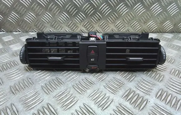 BMW 1 F20 F21 Dash center air vent grill 9347436 9710260 934743603