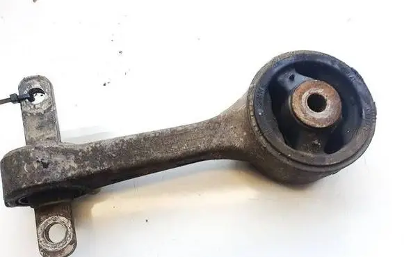 Honda Civic Engine mount bracket 