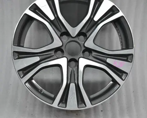 Toyota RAV 4 (XA40) R17 alloy rim 
