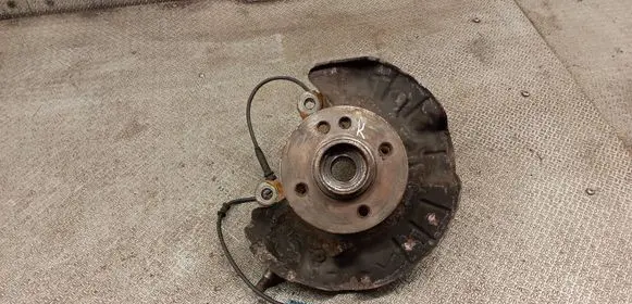 Mini One - Cooper R50 - 53 Front wheel hub spindle knuckle 