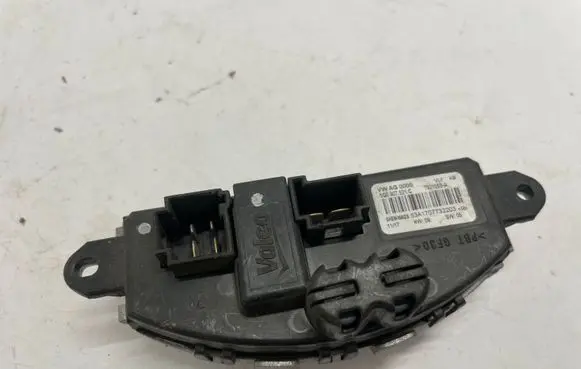 Volkswagen Golf VII Heater blower fan relay 5Q0907521C