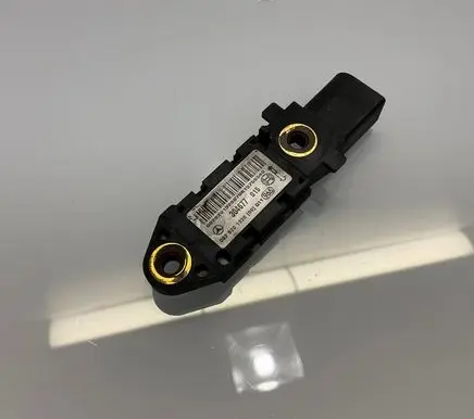 Mercedes-Benz E W211 Airbag deployment crash/impact sensor 0028201326 304677015 A0028201326