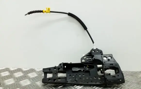 Audi A5 8T 8F Front door coupe exterior handle/bracket 8T0837886B