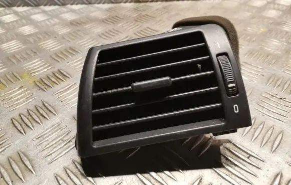 BMW 3 E46 Dashboard air vent grill cover trim 8361897