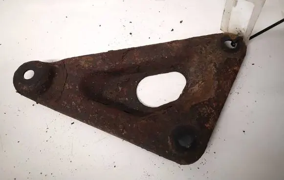Opel Astra H Engine mounting bracket 