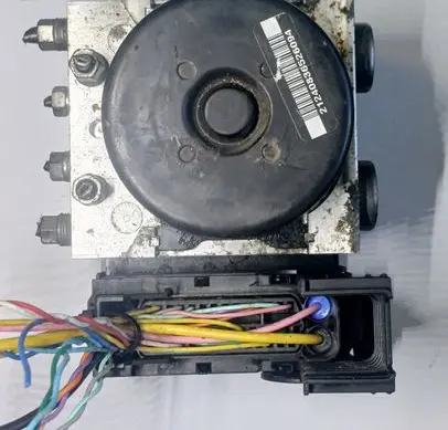 Mazda 3 II ABS Pump 8V612C405AG 000404961D0 10021204584