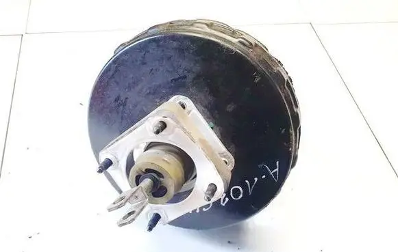 Ford Kuga I Brake booster 8v412b195ab