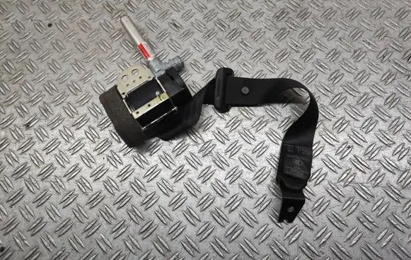 Volvo C30 Rear seatbelt 