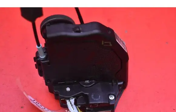 Honda Civic IX Rear door lock 
