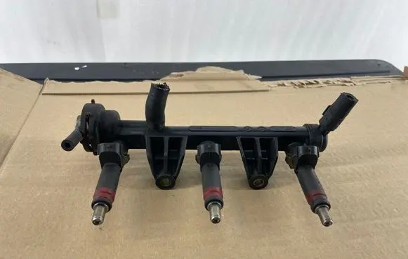 Skoda Fabia Mk1 (6Y) Fuel injector 03D133329A