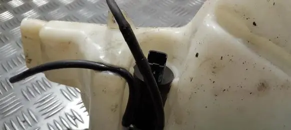 Renault Scenic I Windscreen/windshield washer pump 7700430702