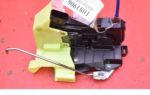 KIA Sportage Front door lock 81320R2000