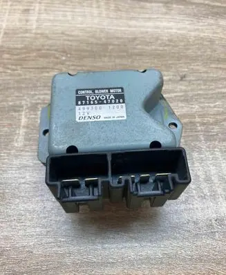 Toyota Prius (XW20) Coolant fan relay 8716547020