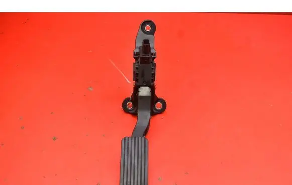 Hyundai Kona I Accelerator throttle pedal 00136810