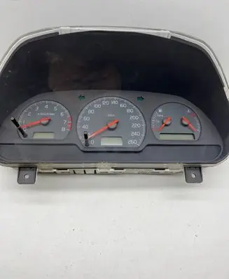 Volvo S40, V40 Speedometer (instrument cluster) 30889710 0887756A 01V12D2
