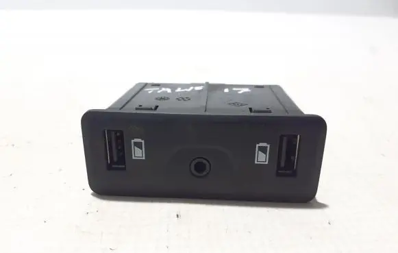 Renault Talisman AUX in-socket connector 280239684R