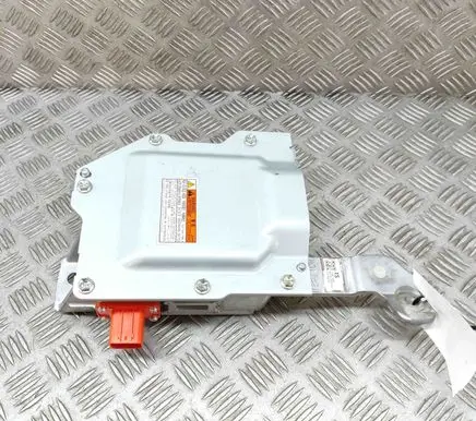 Toyota RAV 4 (XA50) Current control relay 63589387 8267042020