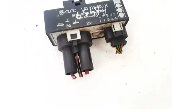 Volkswagen Golf IV Coolant fan relay 1j0919506h 898884000