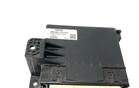 Toyota Avensis T270 Air conditioning/heating control unit 8865005250 MB1776007784 1776007784