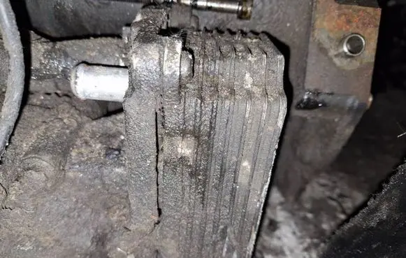 Ford Mondeo Mk III Engine oil radiator 