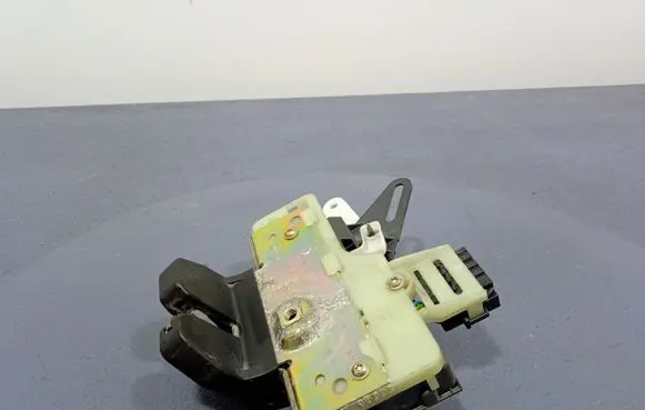 Volvo V70 Tailgate/trunk/boot lock/catch/latch