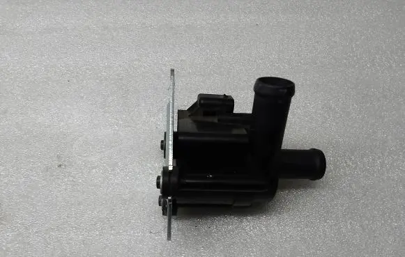 Volvo XC90 Electric auxiliary coolant/water pump 31338211 704773000
