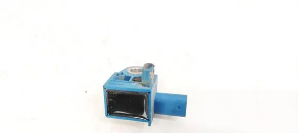 Volkswagen Jetta V Airbag deployment crash/impact sensor 5K0959351A 5WK44270