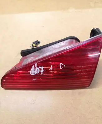 Peugeot 607 Tailgate rear/tail lights