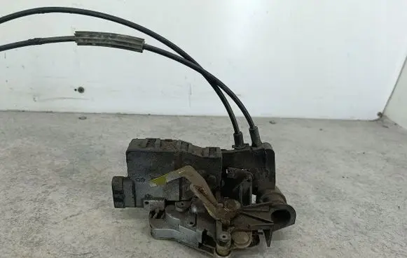 Mercedes-Benz ML W163 Rear door lock A1637302535