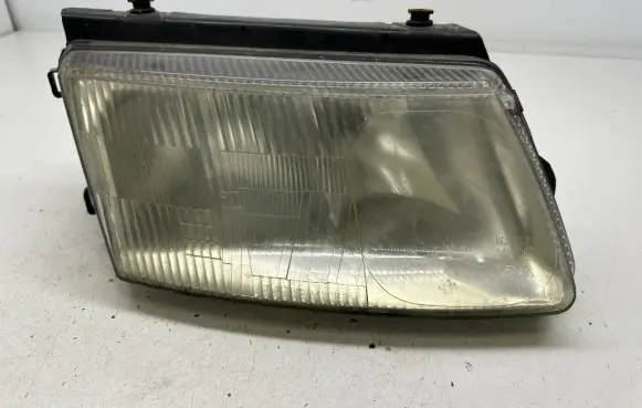 Volkswagen PASSAT B5 Headlight/headlamp