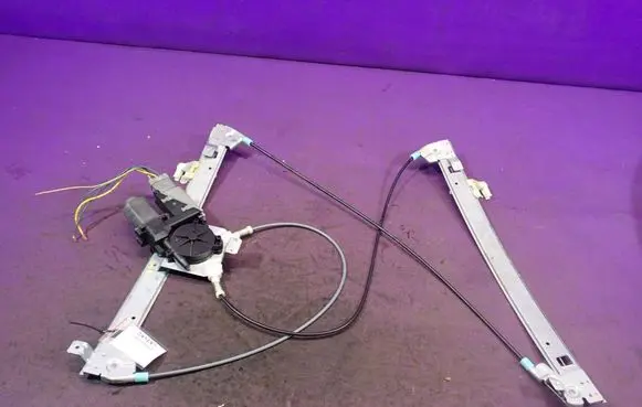Citroen Xsara Picasso Front door window regulator with motor 