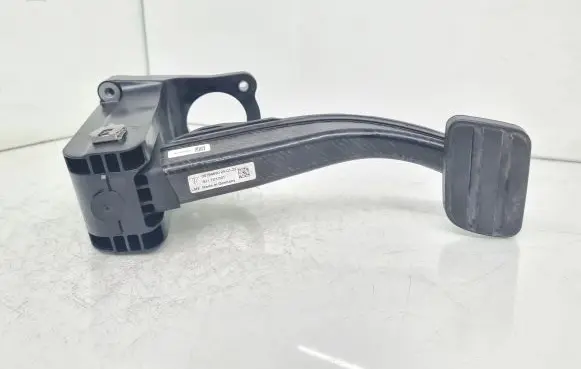 Porsche Taycan 9J1 Brake pedal 9J1723031 9J1723115