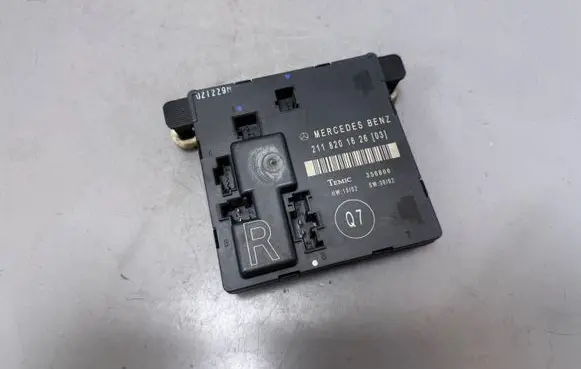 Mercedes-Benz E W211 Door control unit/module 2118201626 356806