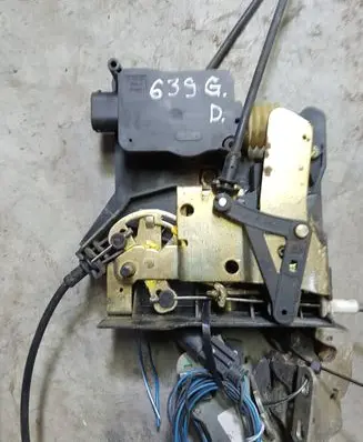 Mercedes-Benz Vito Viano W639 Rear door lock A6397401335 A2C53033747