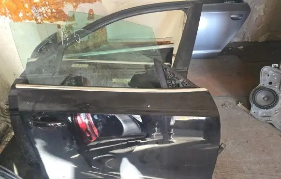 Audi A5 8T 8F Front door