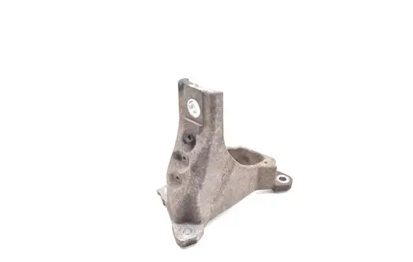 Engine mounting bracket