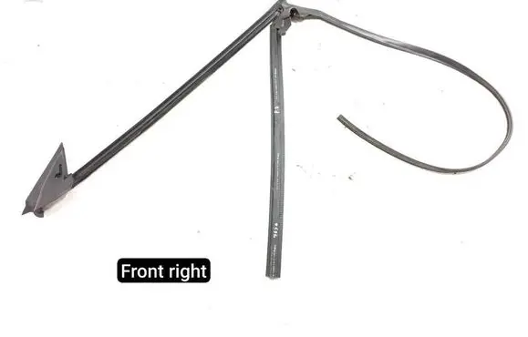 Ferrari California F149 Rubber seal front door window/glass 85219400