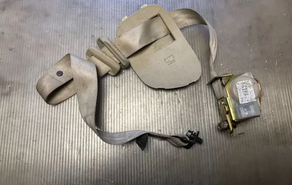 Hyundai Santa Fe Rear seatbelt 898202B300J9