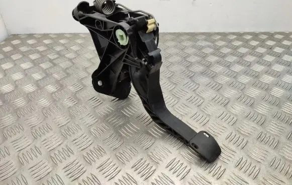 Clutch pedal