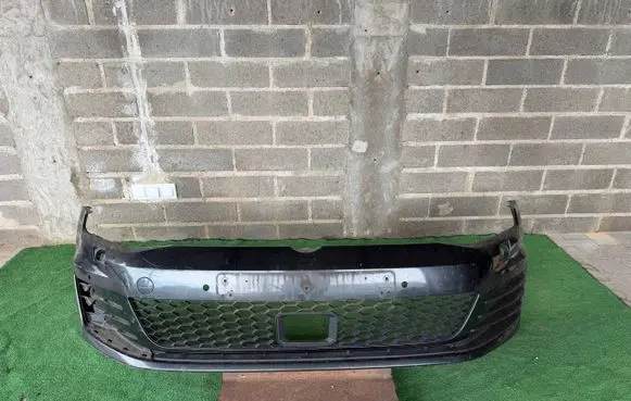Volkswagen Golf VII Front bumper 5G0807221L