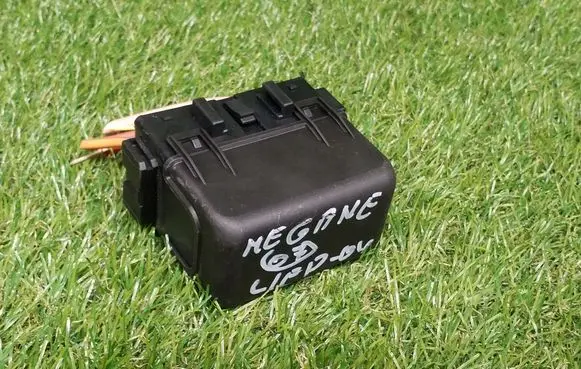 Renault Megane II Other relay 8200222933B