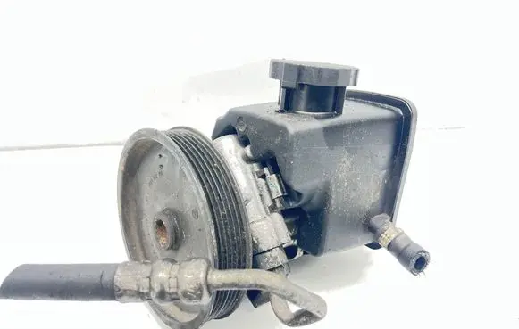 Mercedes-Benz C W204 Power steering pump A0044667001