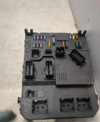 Citroen Berlingo Comfort/convenience module 9657999880