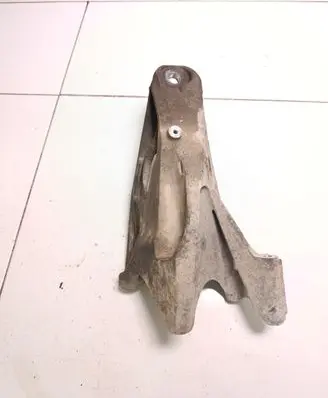 Volkswagen Transporter - Caravelle T6 Engine mounting bracket 7E0199370H