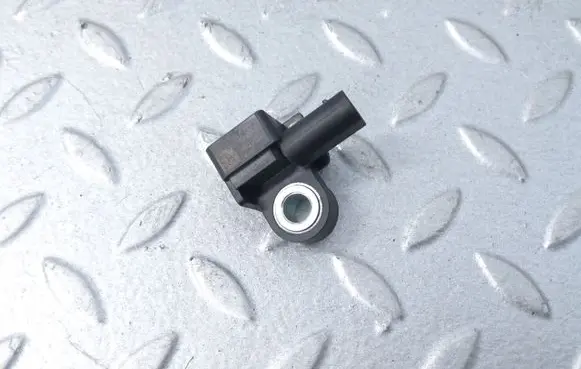 Citroen C4 III e-C4 Airbag deployment crash/impact sensor 9831467780