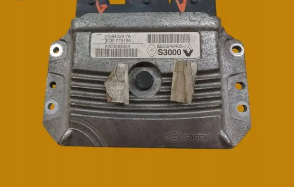Renault Megane II Engine control unit/module 8200242405