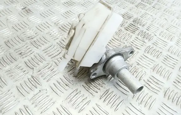 Mazda 5 Master brake cylinder