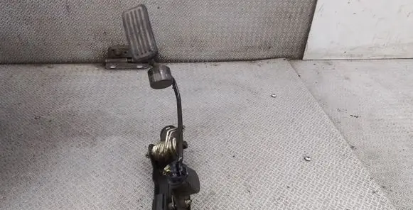 Toyota RAV 4 (XA20) Accelerator throttle pedal