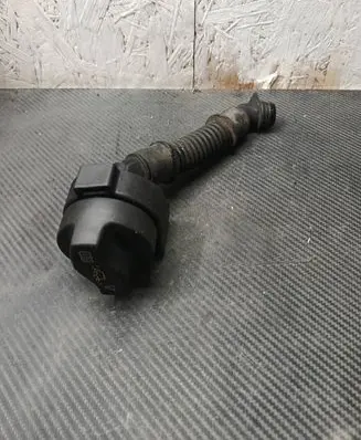 Mercedes-Benz A W169 Oil fill pipe A6400100369
